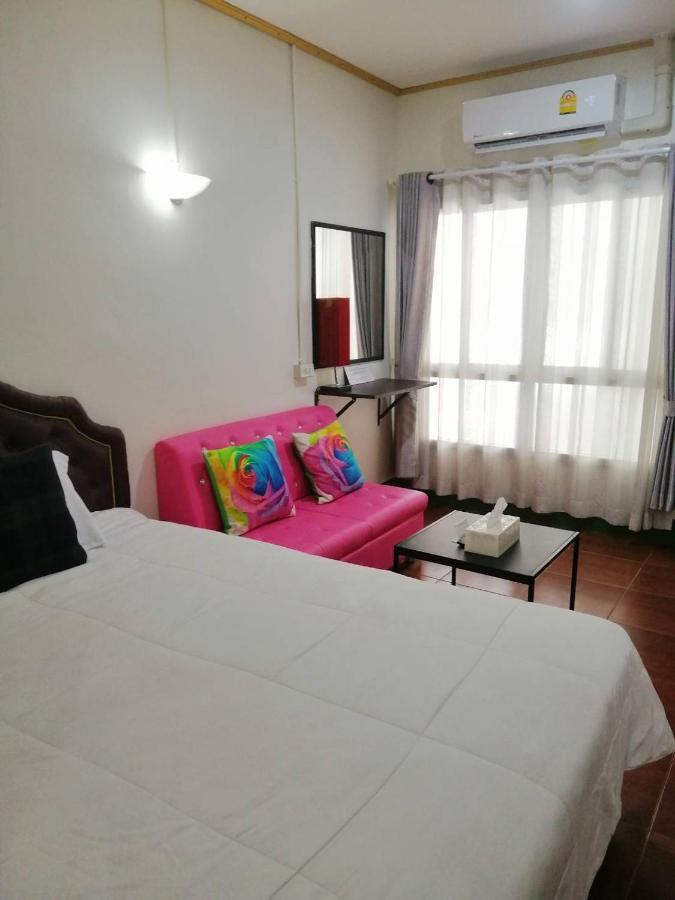 Hotel Khunnai House Chiang Mai Extérieur photo