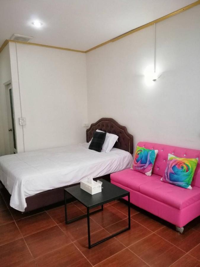 Hotel Khunnai House Chiang Mai Extérieur photo